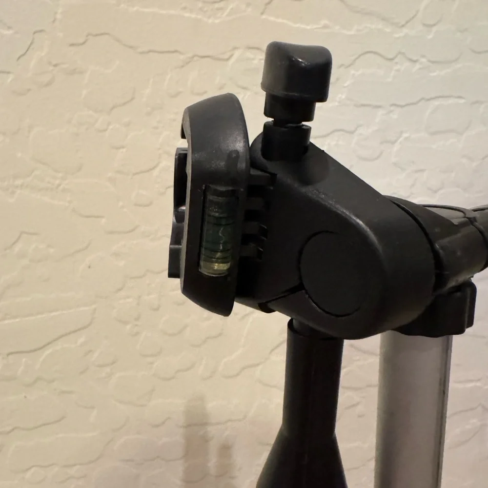 Targus TG-5060TR Tripod for Camera / Camcorder Universal Mount w/ Carry Case
